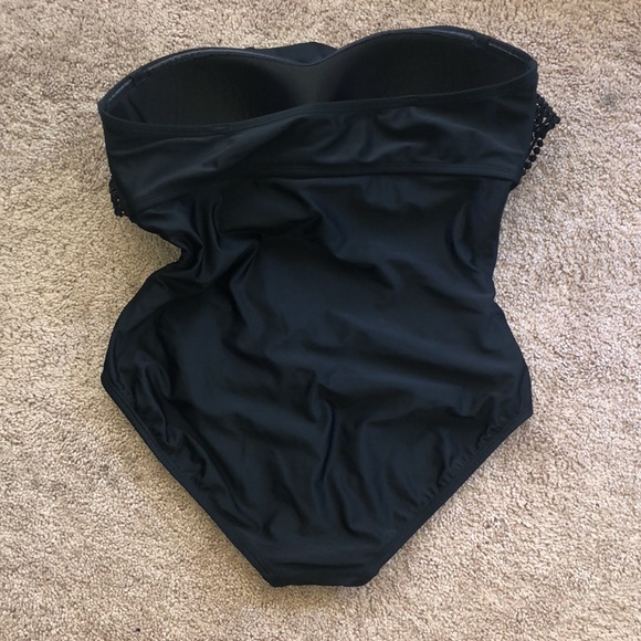 🖤KONA SOL🖤CROCHET FLOUNCE CLASSIC CROCHET STRAPLESS SWIMSUIT🖤 - Picture 9 of 10